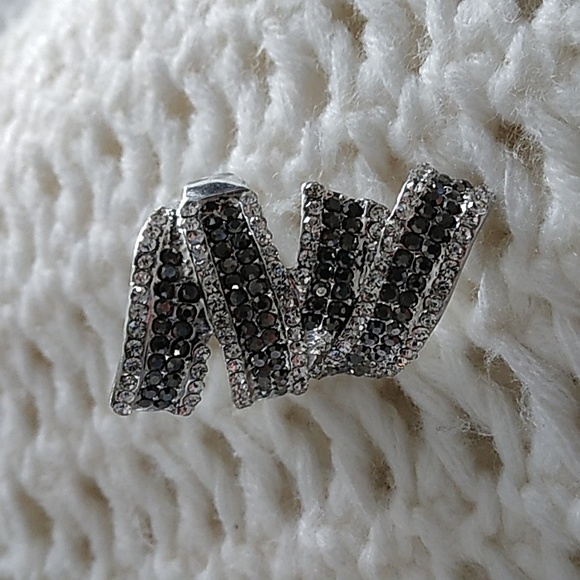 Beautiful Ring NWOT/ Nickle free - Picture 2 of 5